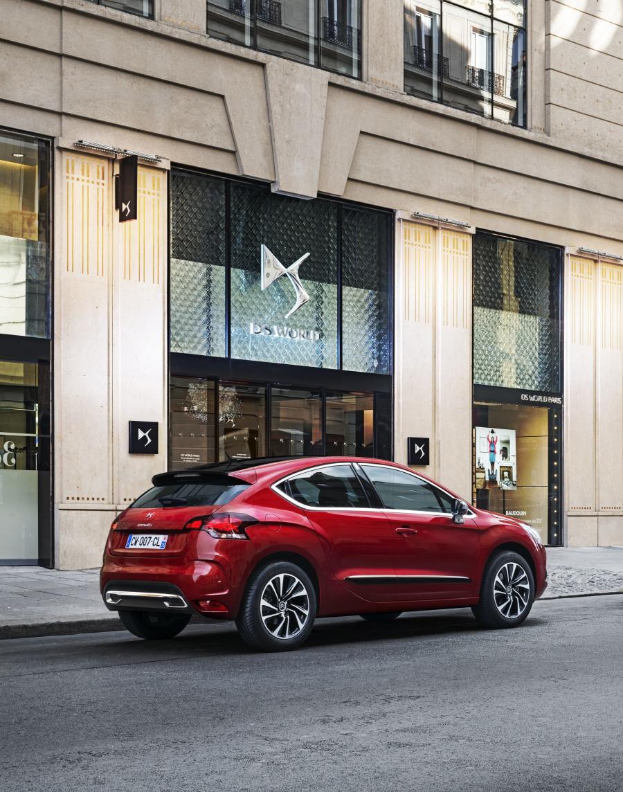  Citroen DS4 2010 года  (фото 143 из 143)